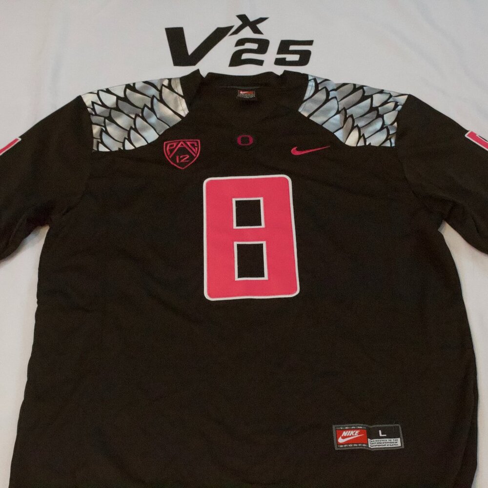 NEW Men's Nike Marcus Mariota Oregon Ducks Black and Pink Alternate Jersey Lg